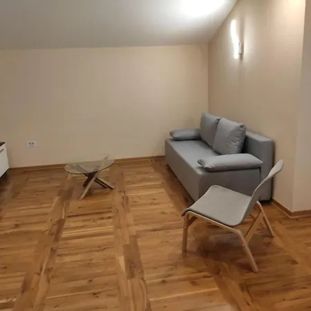 Lenka Apartment *